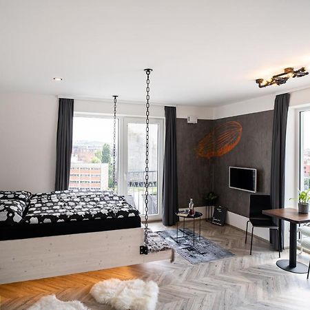 Zeppelin Studio With An Industrial View - Brno Exterior foto