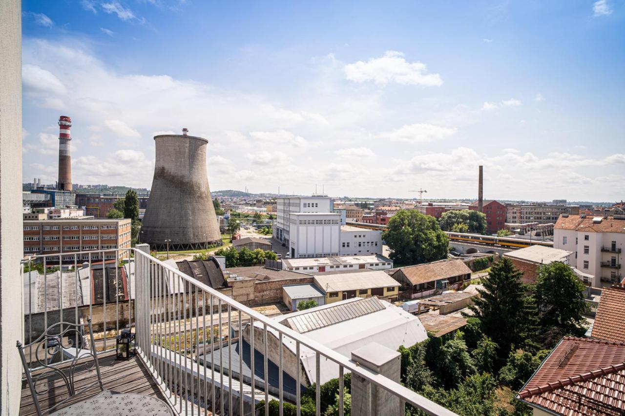 Zeppelin Studio With An Industrial View - Brno Exterior foto